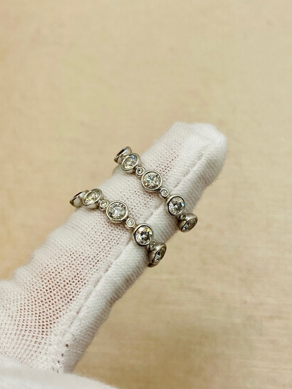 EUC David Yurman White Gold and Platinum Diamond Earrings - Picture 10 of 17